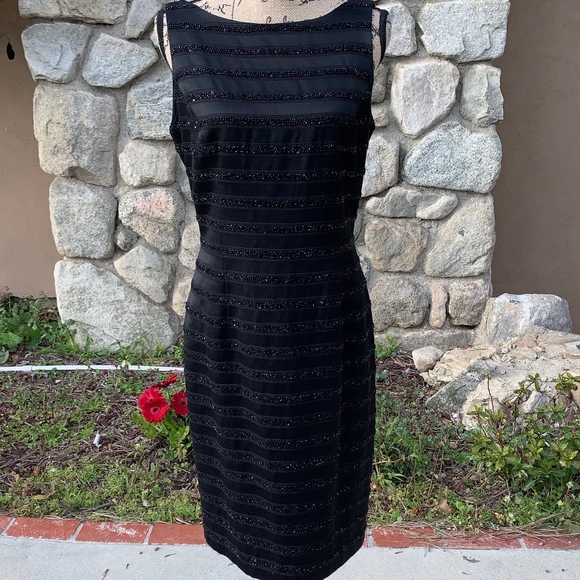 Carmen Marc Valvo Dresses & Skirts - CARMEN MARC VALVO Beaded Cocktail Dress